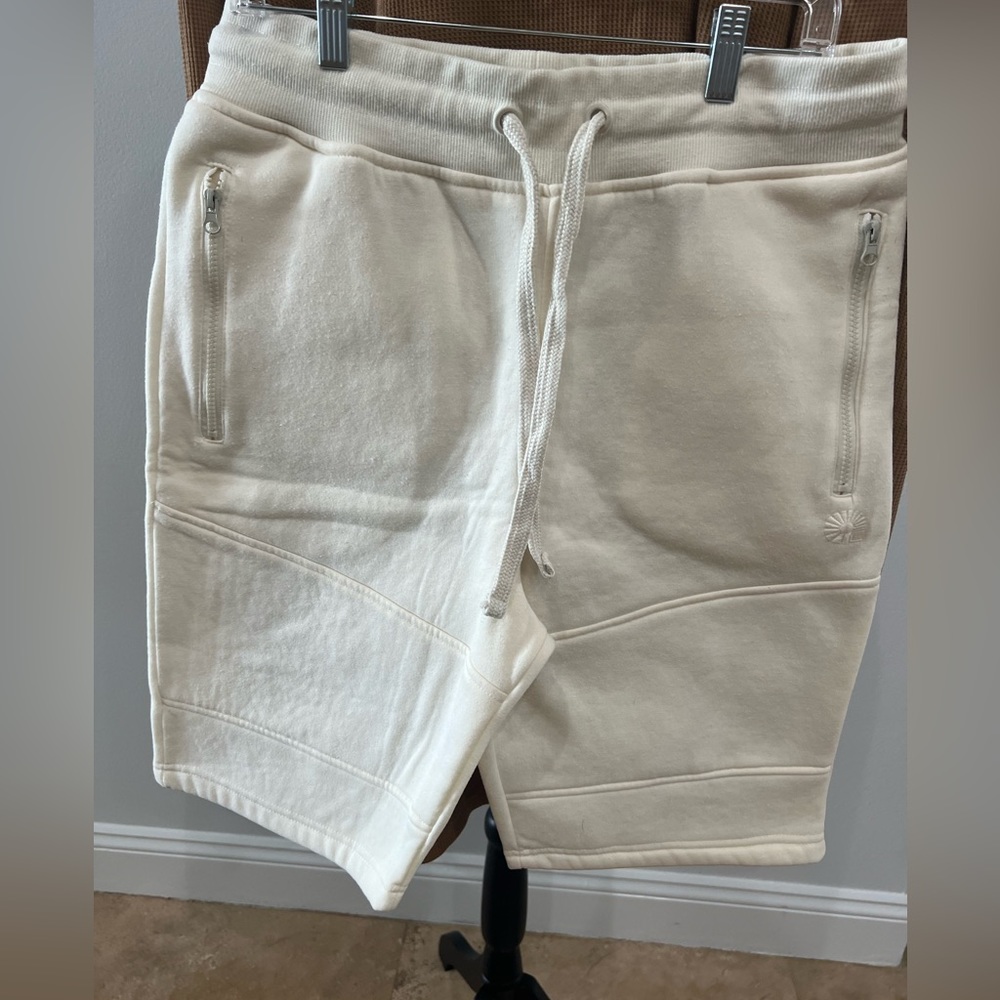 akademiks men’s shorts sz XL